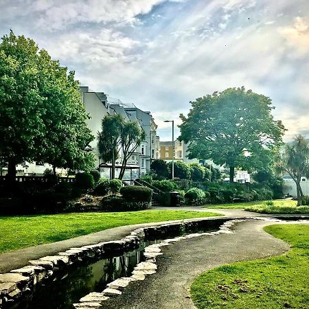 Palm Court B&B 일프러컴 외부 사진