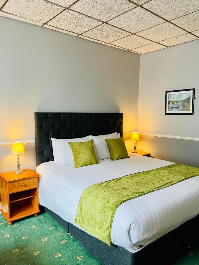 Palm Court B&B 일프러컴 외부 사진