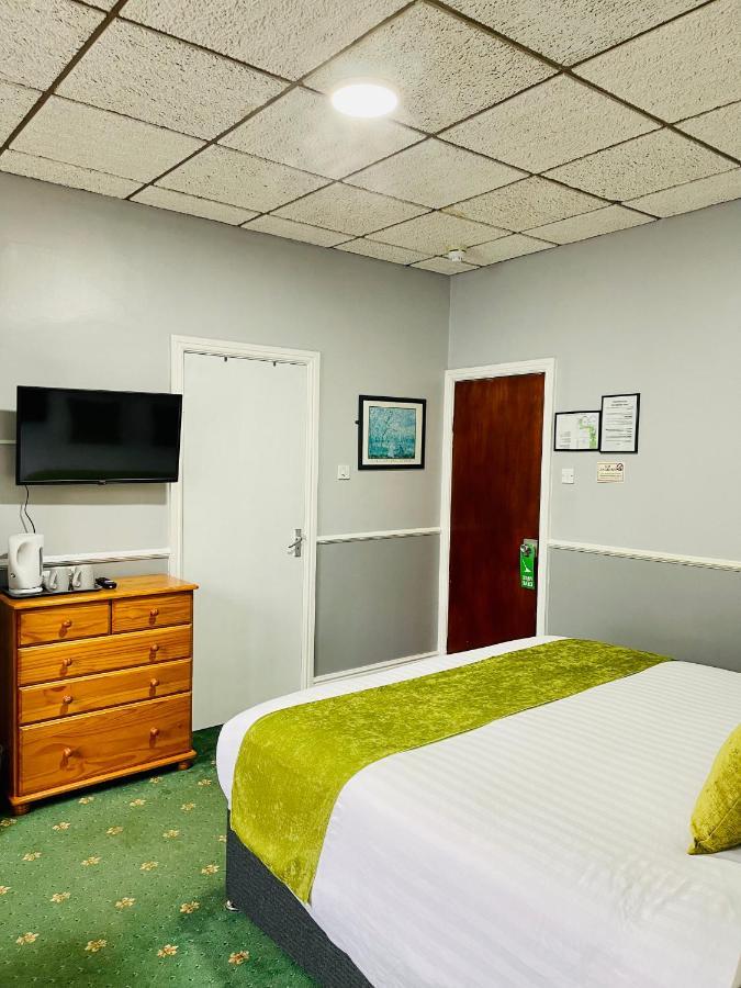 Palm Court B&B 일프러컴 외부 사진