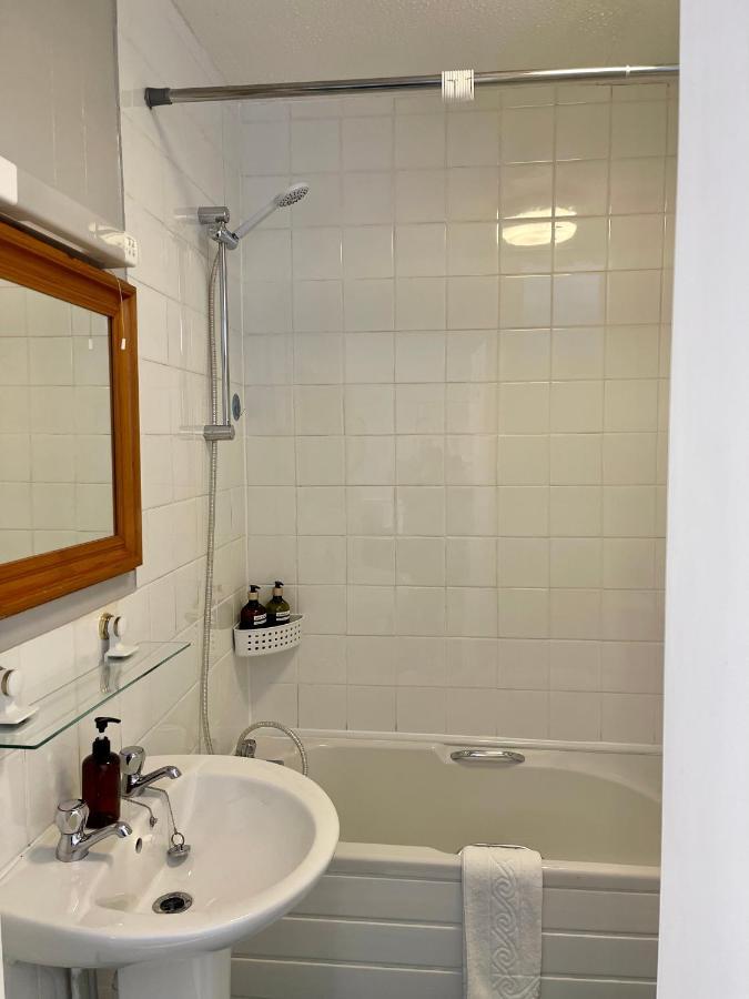 Palm Court B&B 일프러컴 외부 사진