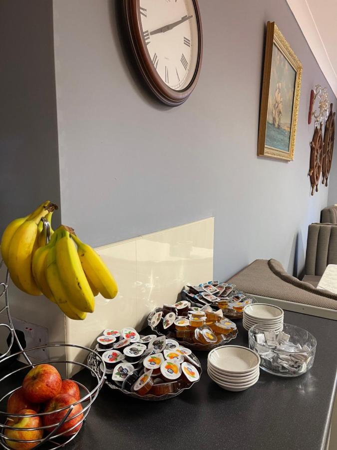 Palm Court B&B 일프러컴 외부 사진